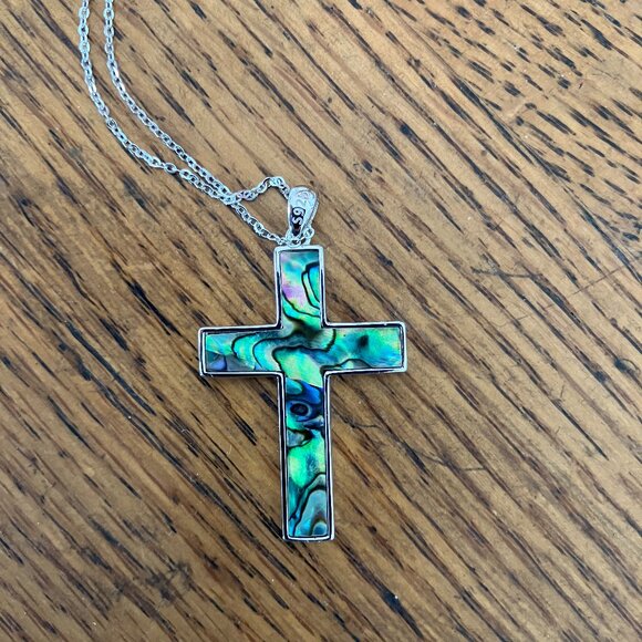 Cross Pendant - Picture 1 of 3